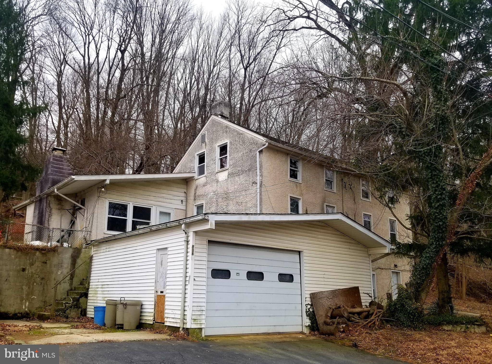 Aston, PA 19014,808 MAPLE LN