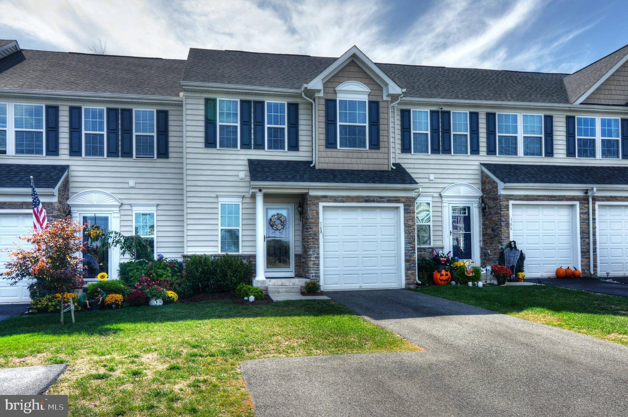 Gilbertsville, PA 19525,168 TULIP LN