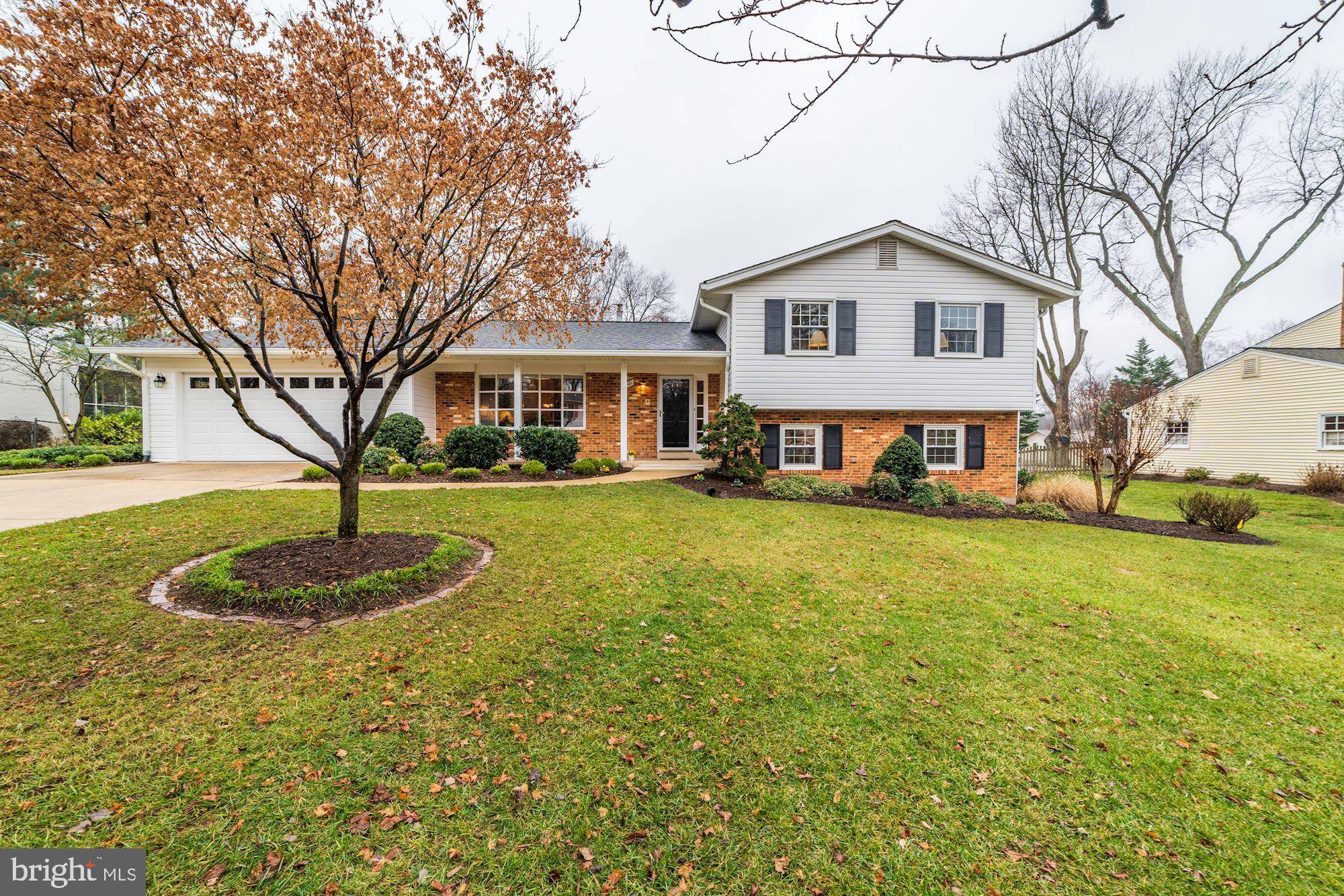 Vienna, VA 22181,9921 LINDEL LN