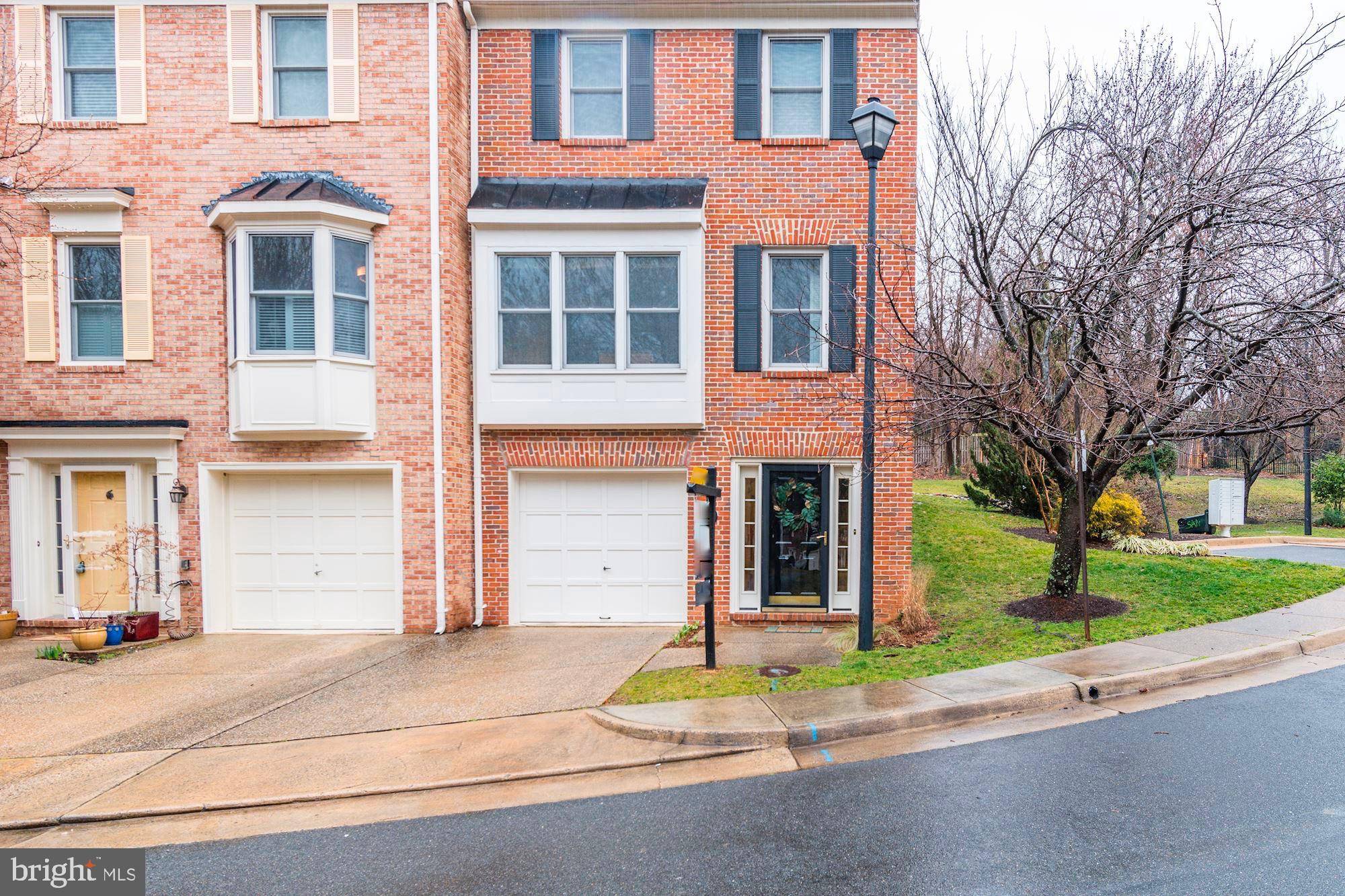 Alexandria, VA 22304,31 CARRIAGE HOUSE CIR