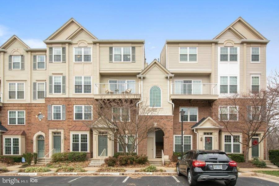 Alexandria, VA 22310,6045 TERRAPIN PL #301