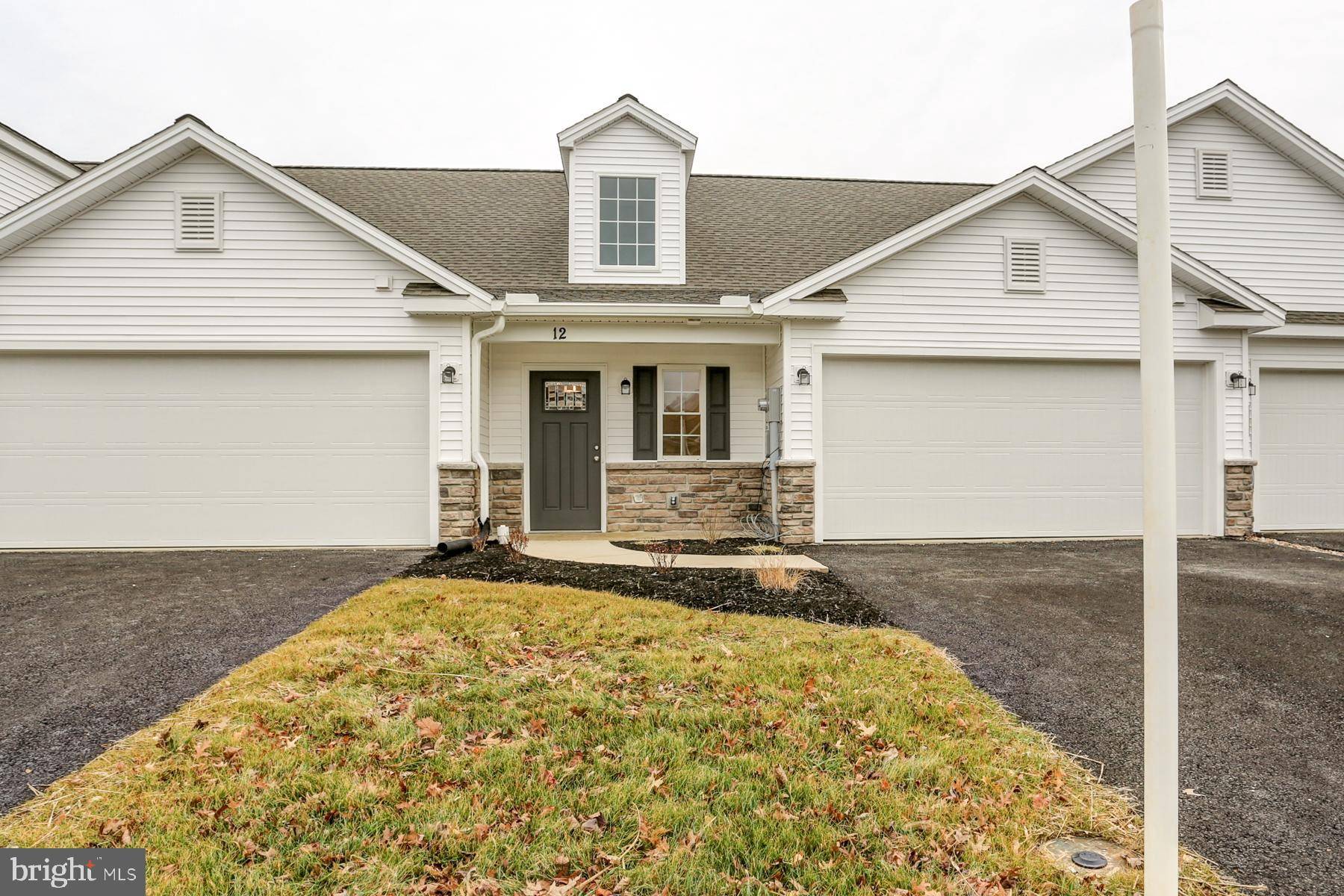 Mount Holly Springs, PA 17065,12 GROUP CT