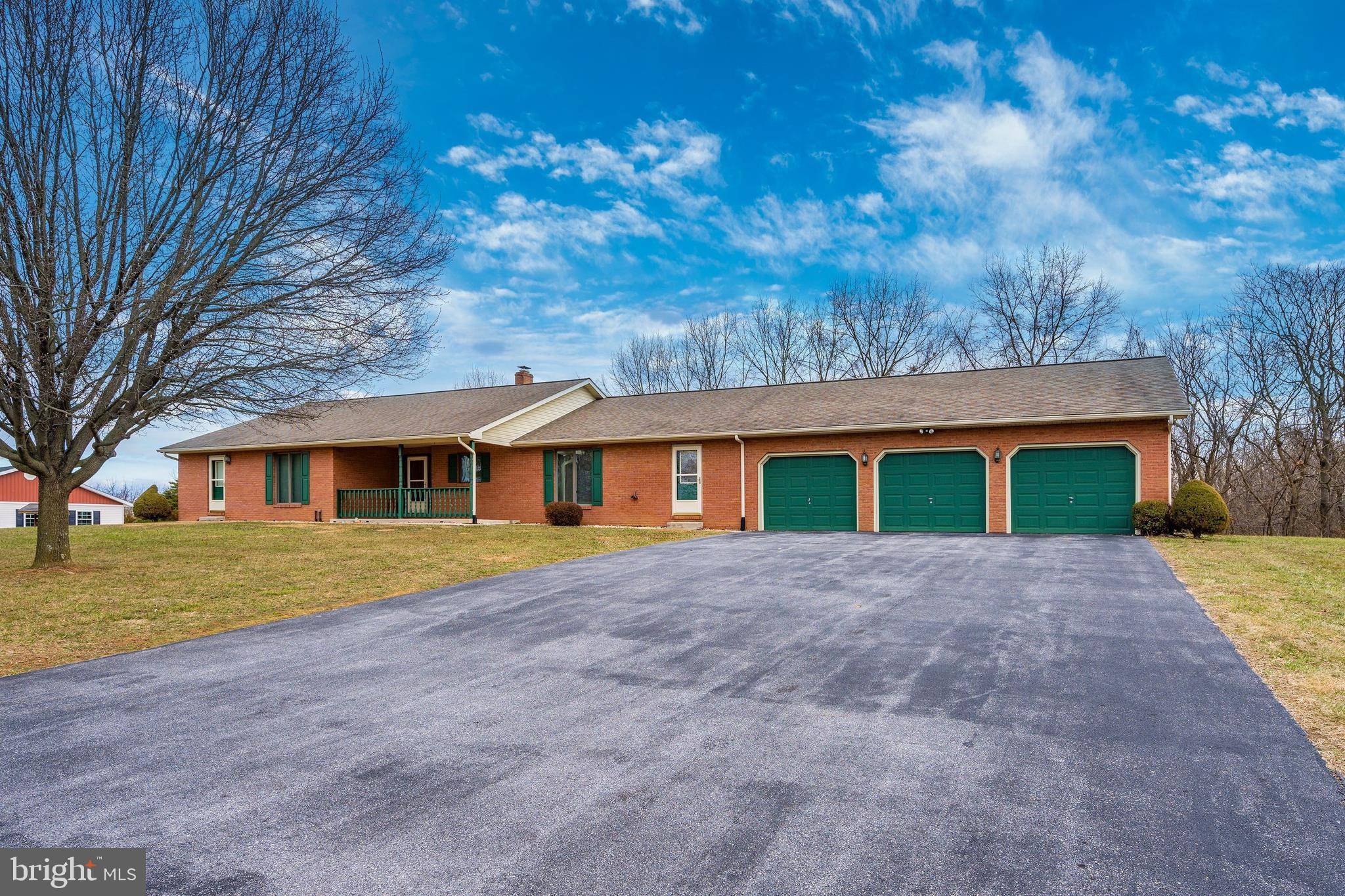 Falling Waters, WV 25419,86 APPALOOSA DR