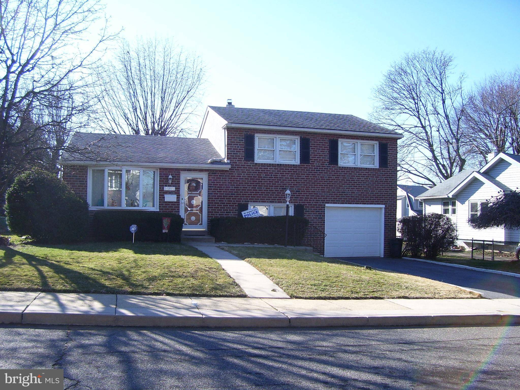 Folcroft, PA 19032,524 CROTZER AVE