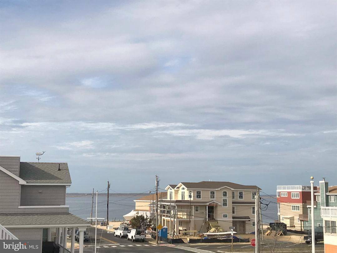 Surf City, NJ 08008,286 N 14TH ST