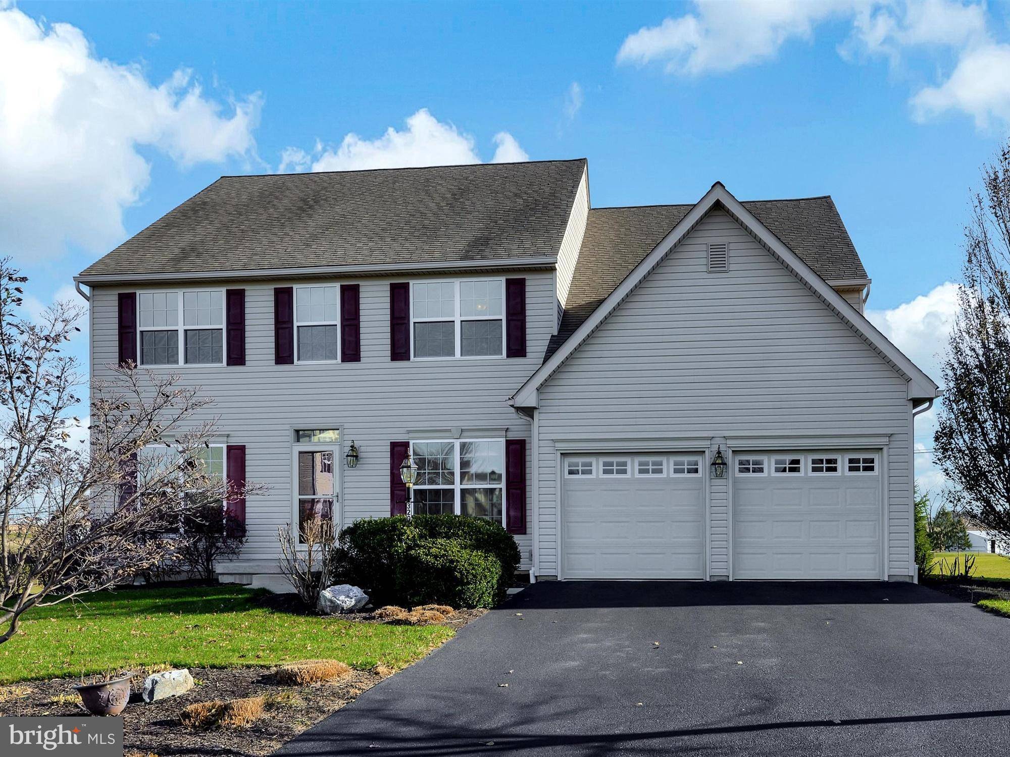 Leola, PA 17540,320 WILLOW DELL LN