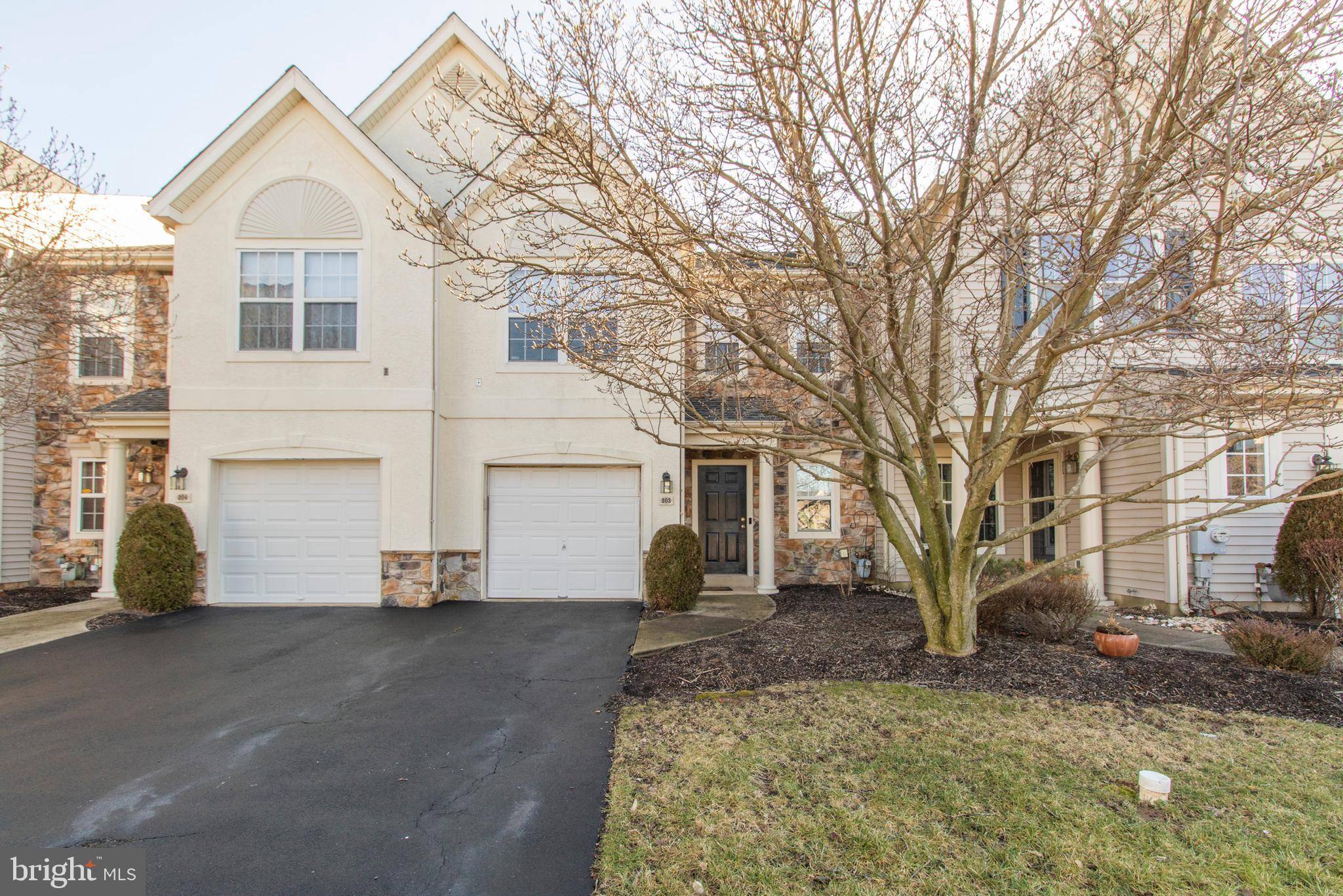 Warminster, PA 18974,203 OAKTREE CT