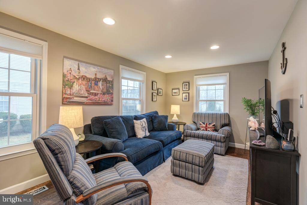 Alexandria, VA 22315,6525 SUNBURST WAY