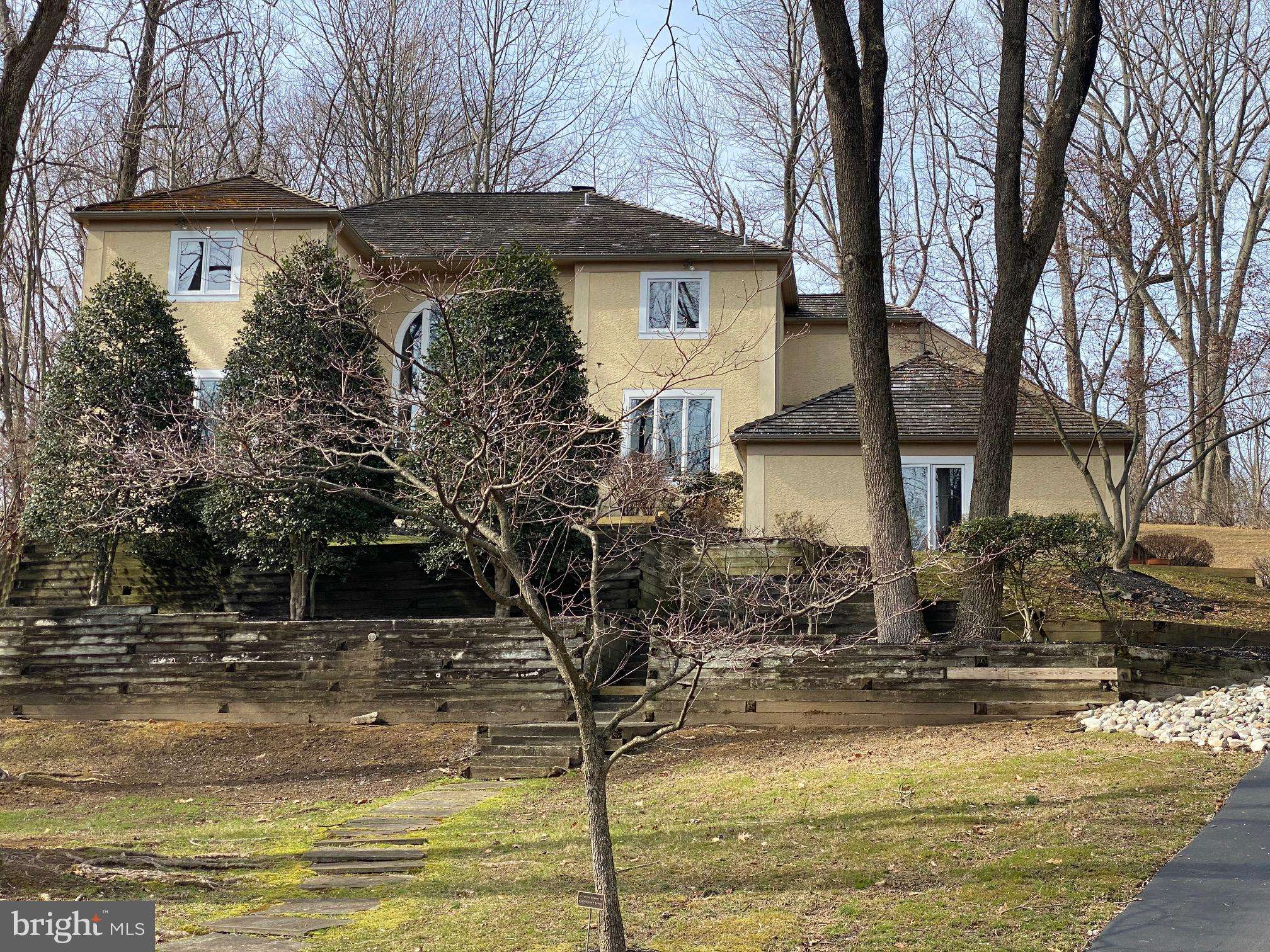 Newtown Square, PA 19073,5 LAKEVIEW PL