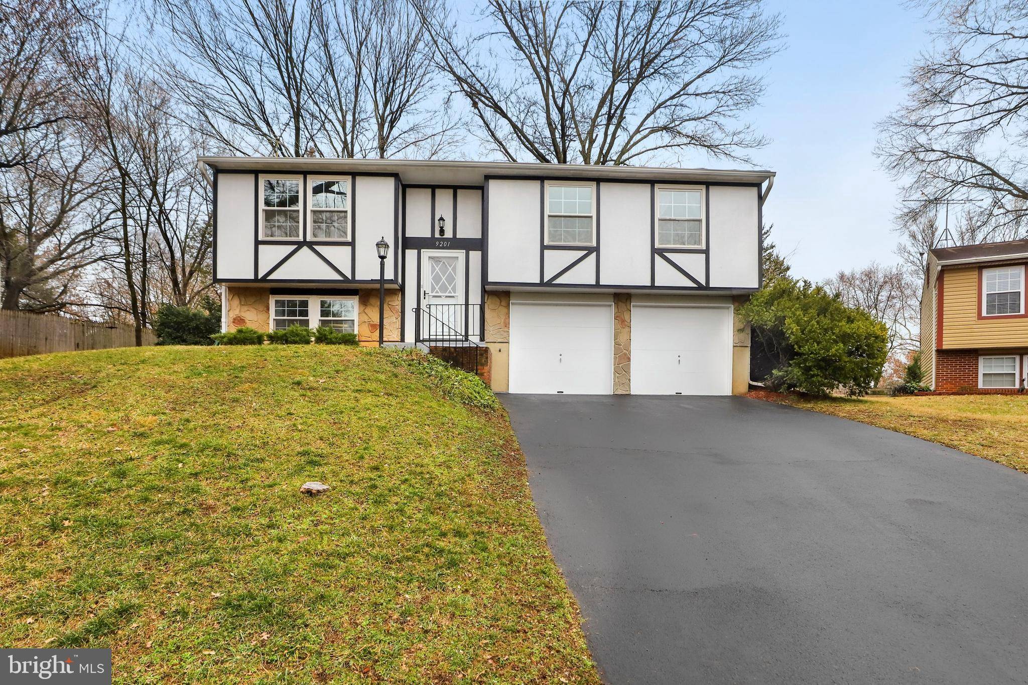 Burke, VA 22015,9201 HONEY CREEPER CT