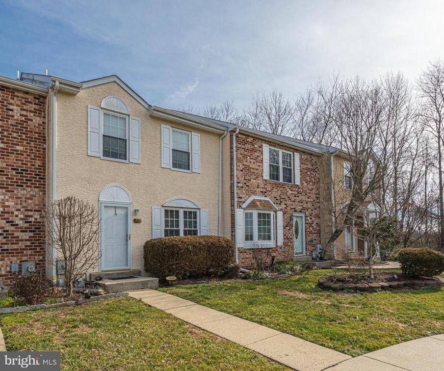 Aston, PA 19014,411 DOGWOOD CIR