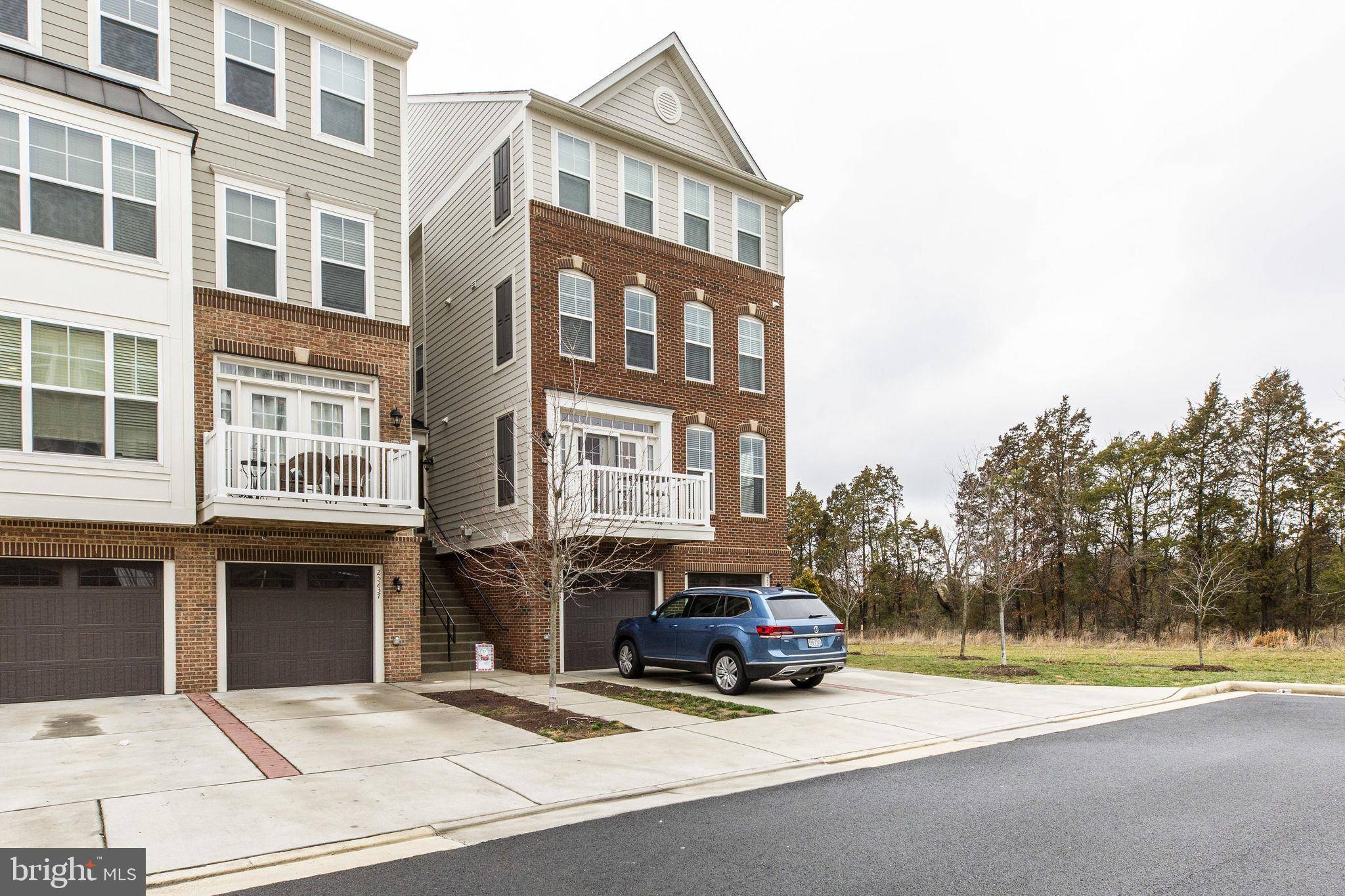 Chantilly, VA 20152,25233 ORCHARD VIEW TER