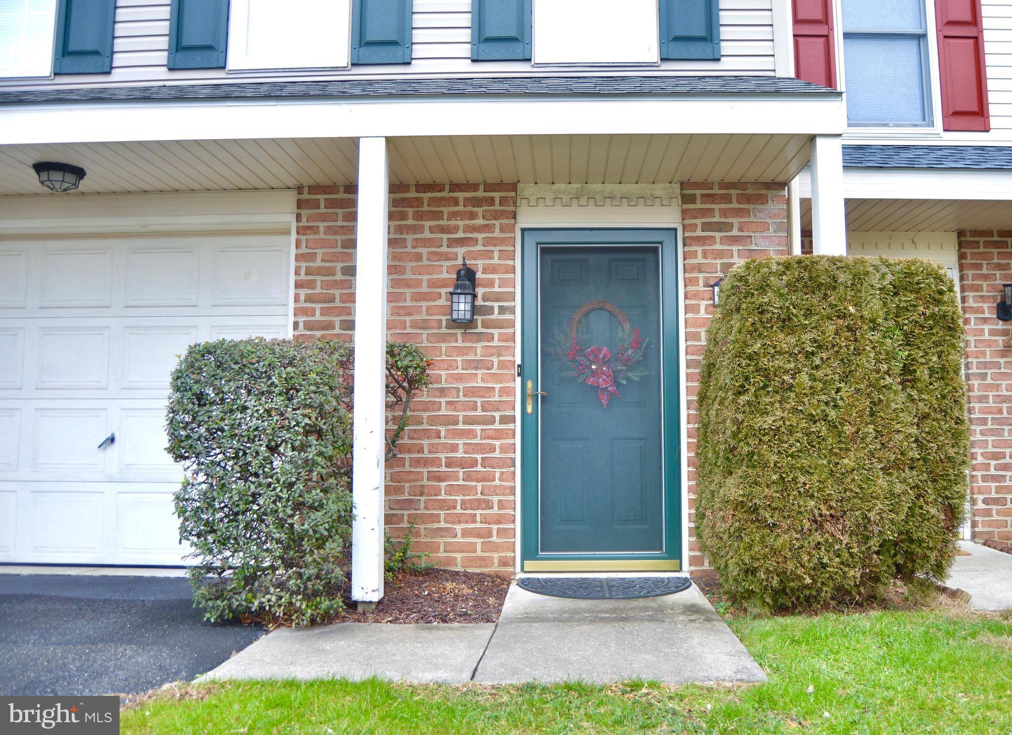 Lancaster, PA 17603,129 TOWNHOUSE LN