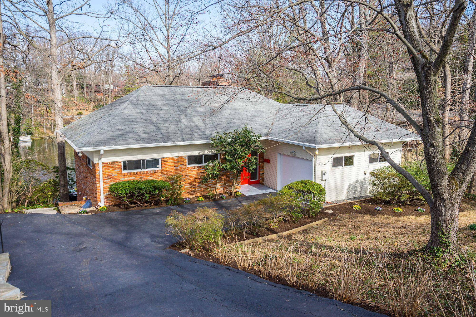 Falls Church, VA 22041,3522 PINETREE TER