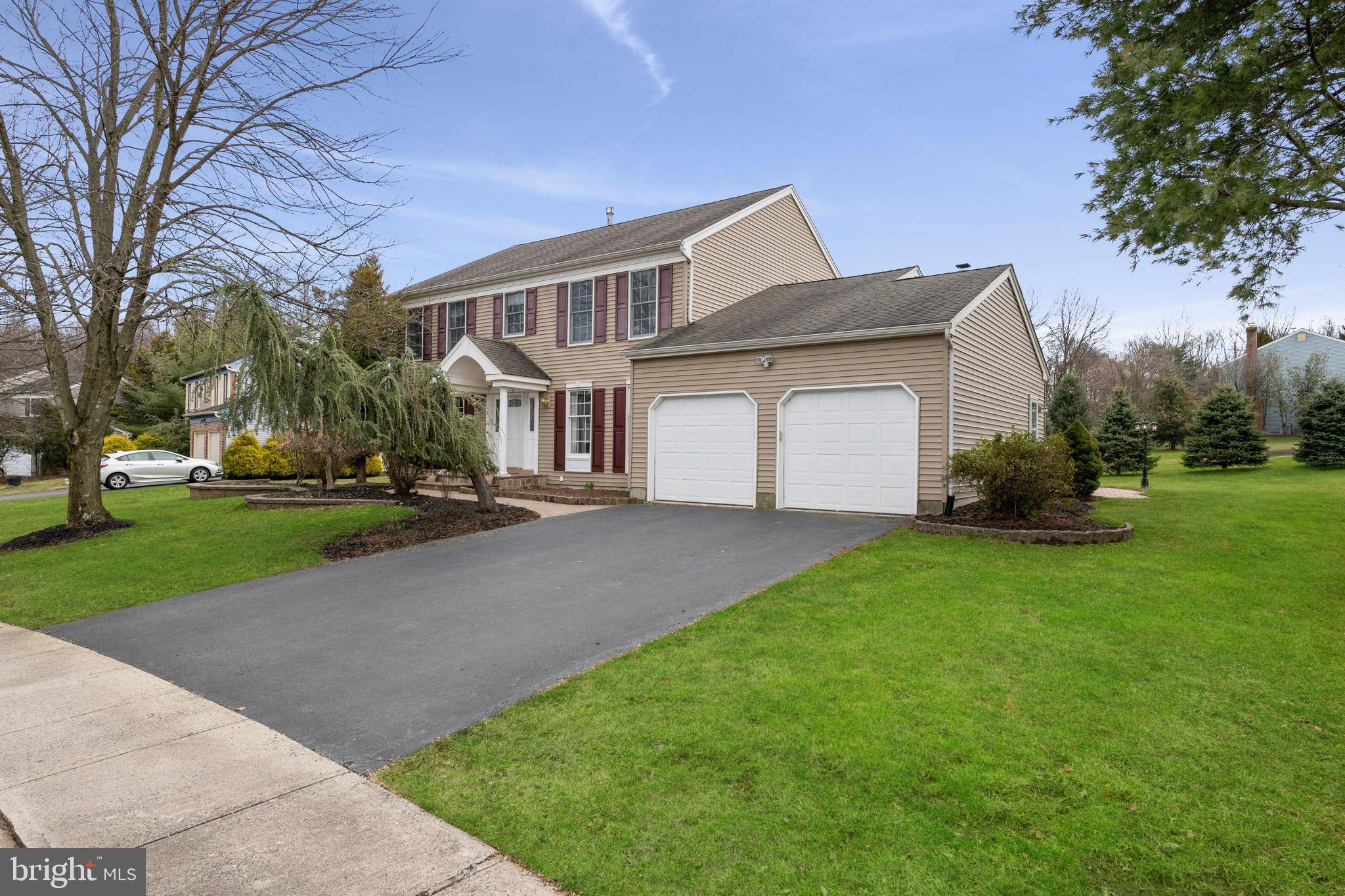 Kendall Park, NJ 08824,4 CLARK CT