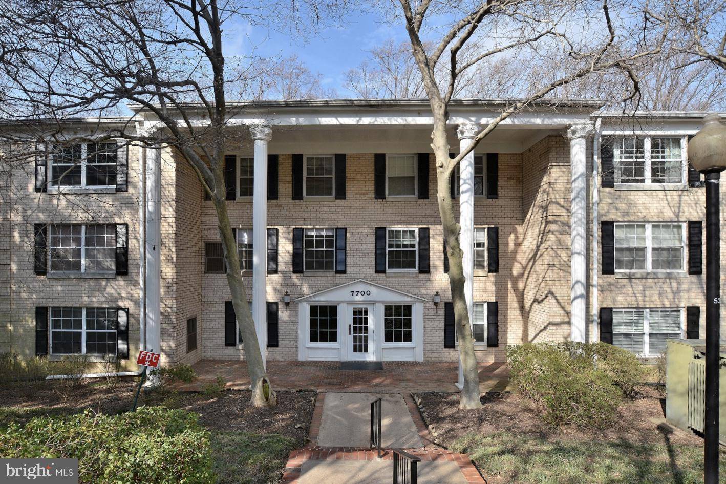 Mclean, VA 22102,7700 TREMAYNE PL #203