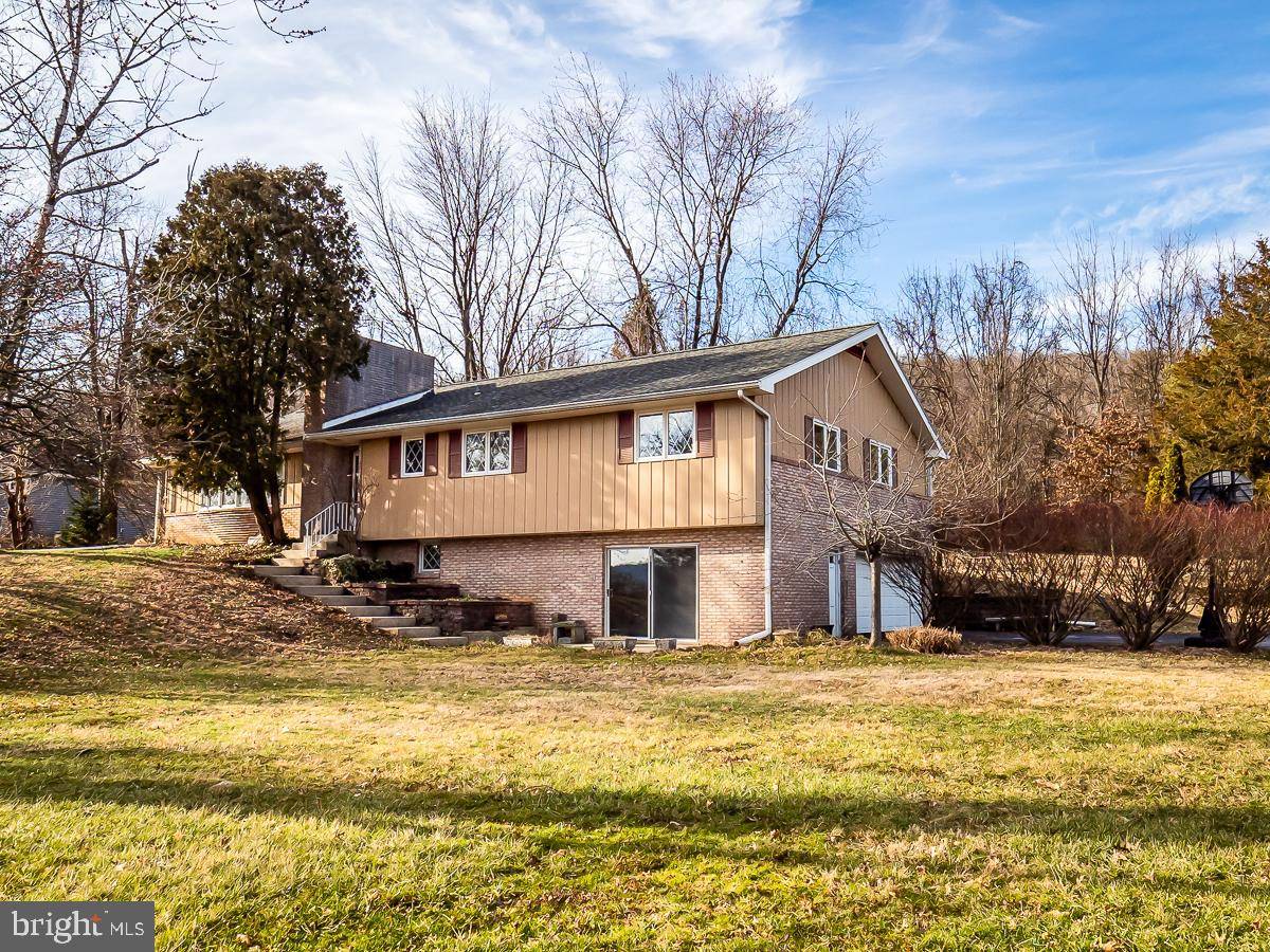 Center Valley, PA 18034,2813 OAKHURST DR