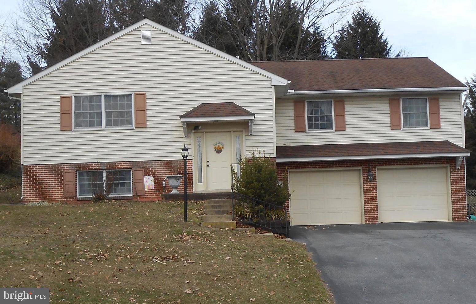 Manheim, PA 17545,641 LORRAINE AVE