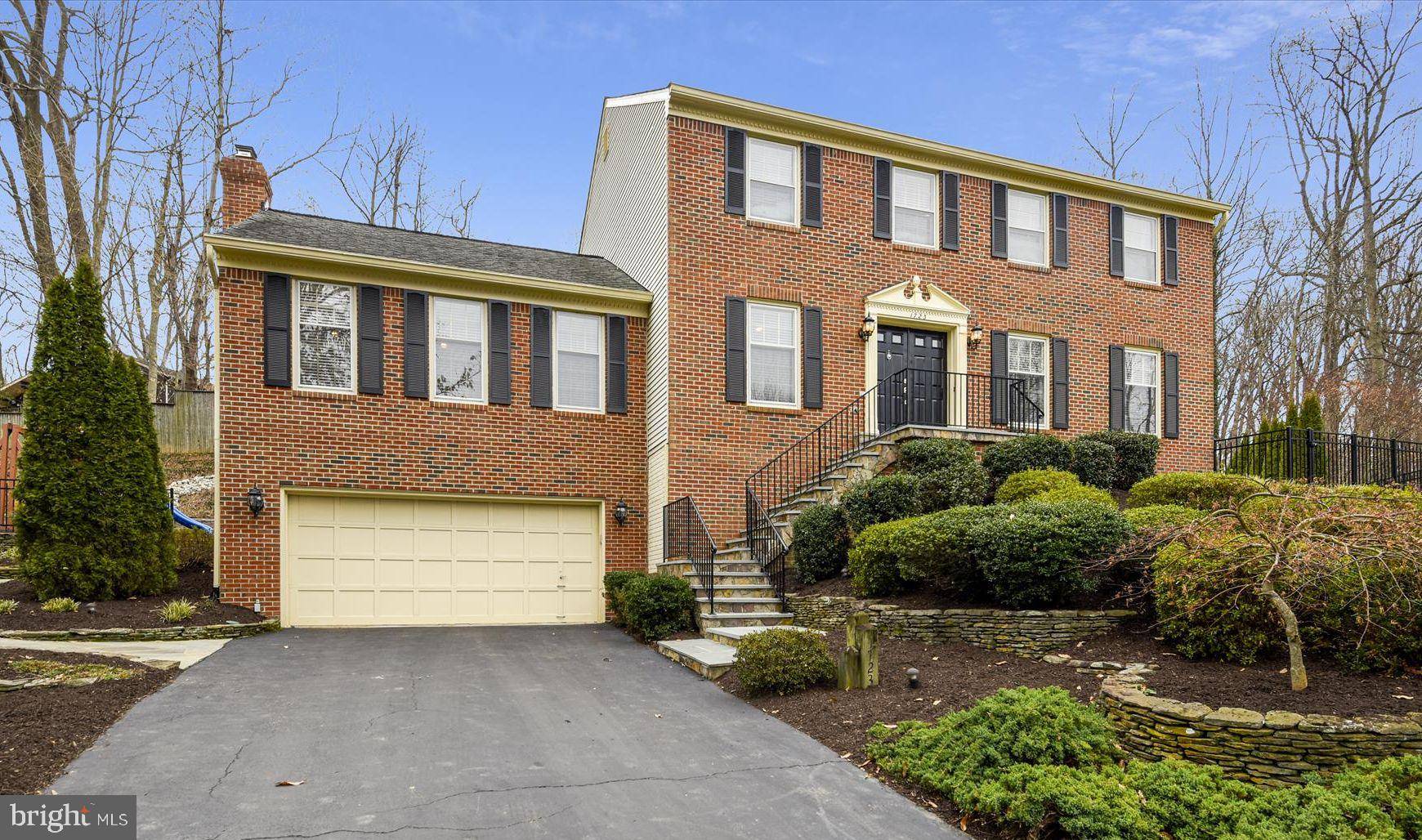 Mclean, VA 22101,1723 CHESTERBROOK VALE CT