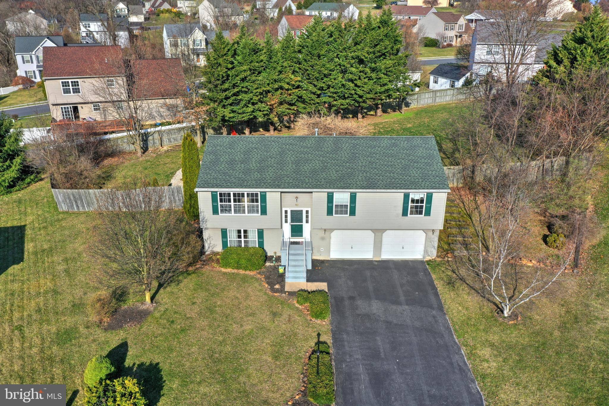 Mount Wolf, PA 17347,10 ASBURY CT