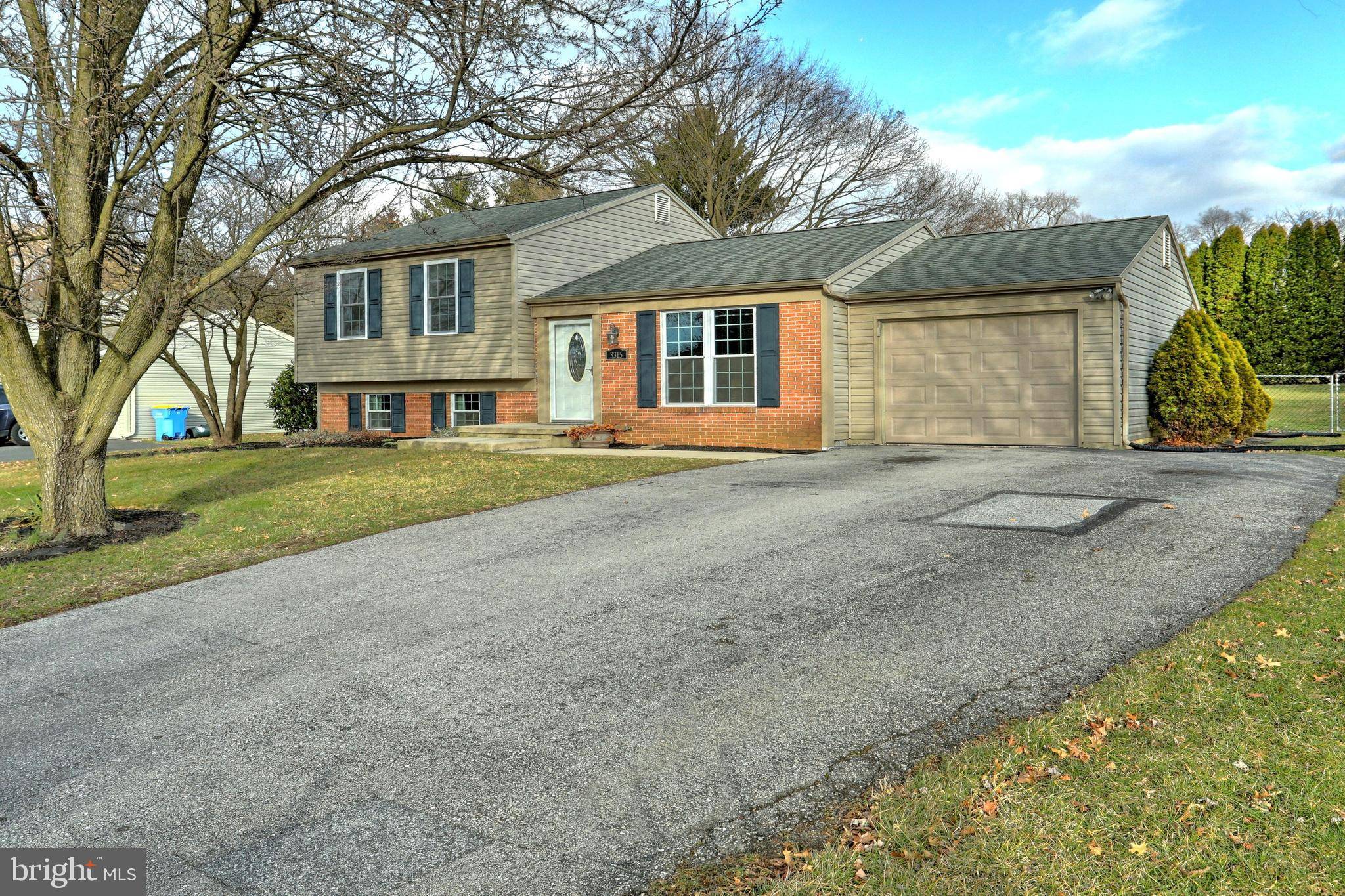 York, PA 17402,3315 TAUNTON DR