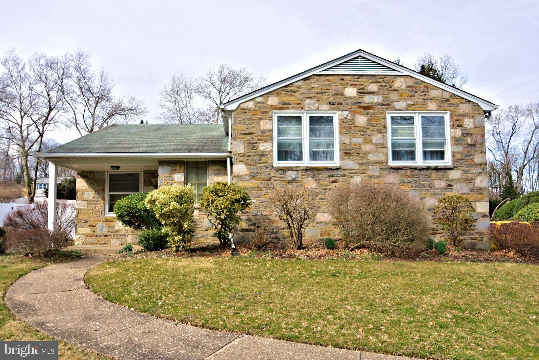 Glenside, PA 19038,318 WINDING WAY