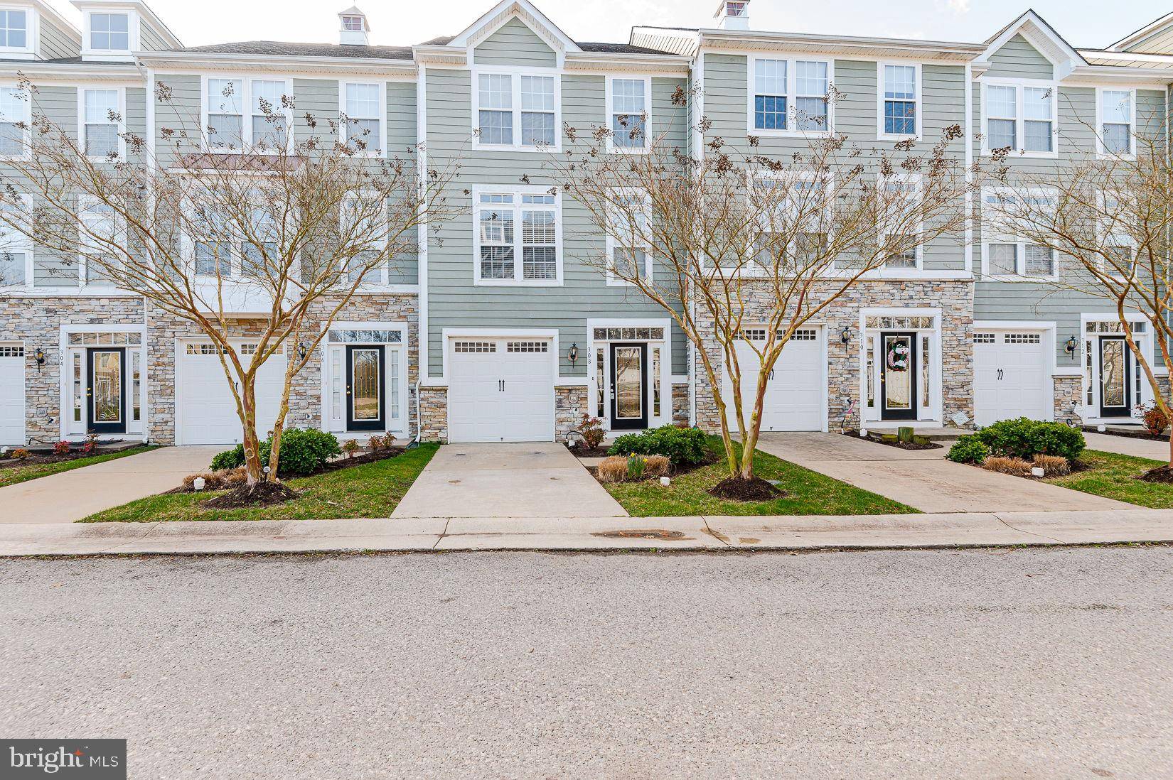 Colonial Beach, VA 22443,308 MONROE POINT DR