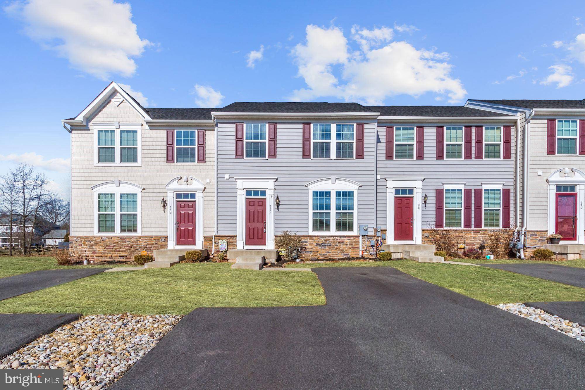 Gilbertsville, PA 19525,160 TULIP LN