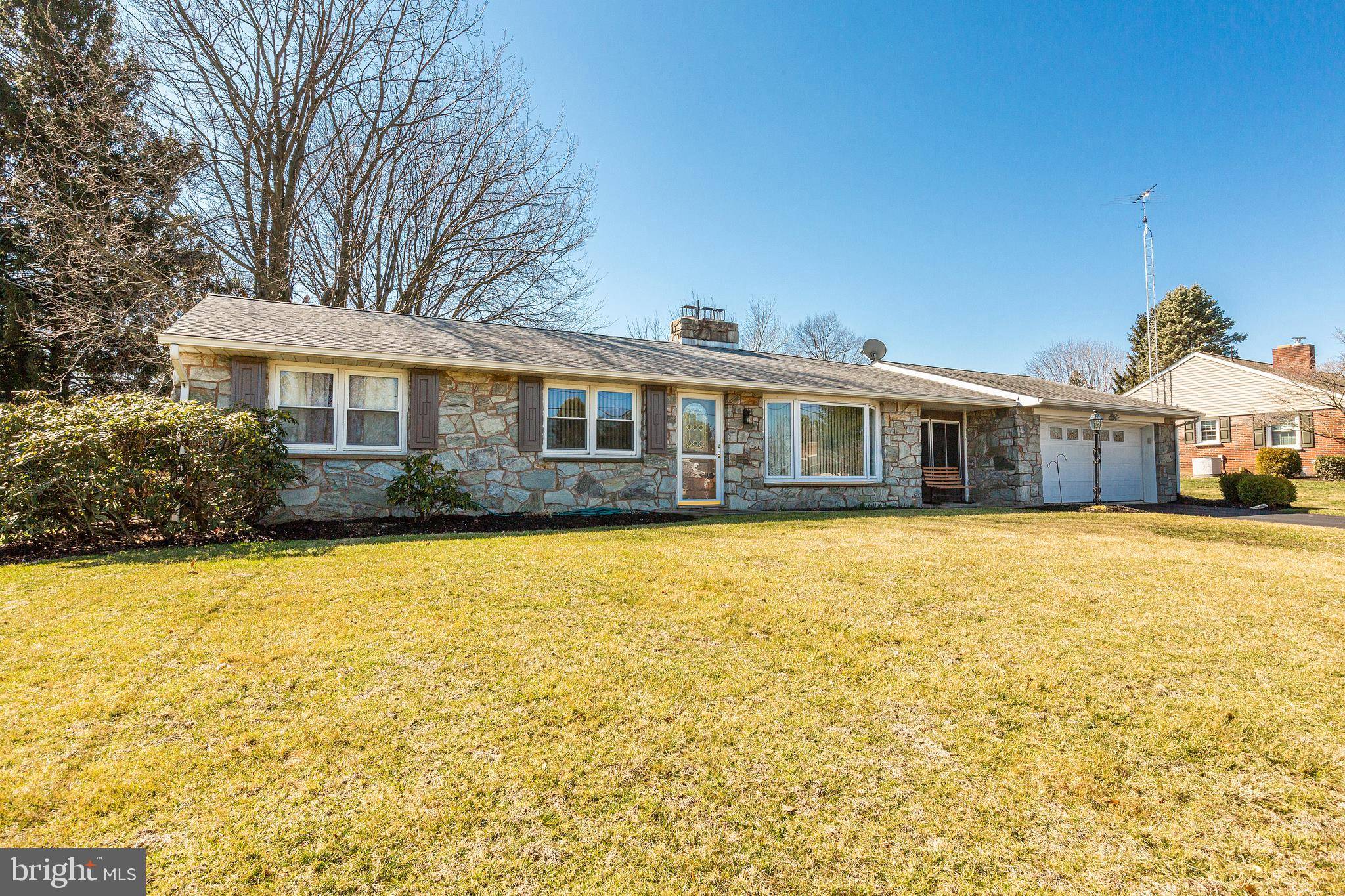 Willow Street, PA 17584,6 CEDAR DR