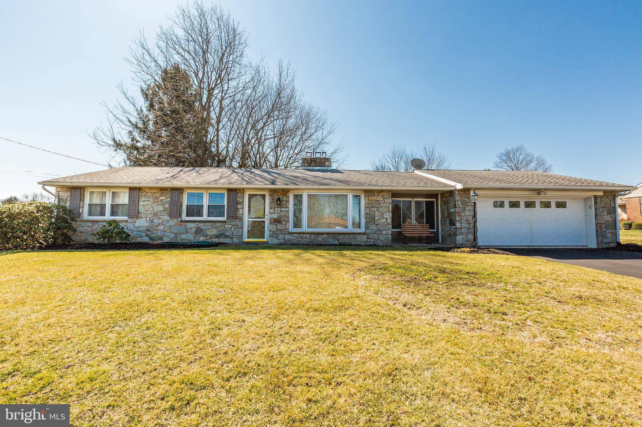 Willow Street, PA 17584,6 CEDAR DR