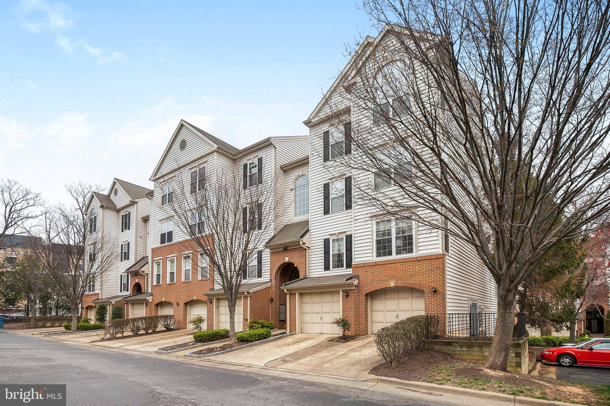 Alexandria, VA 22311,4689 LONGSTREET LN #303