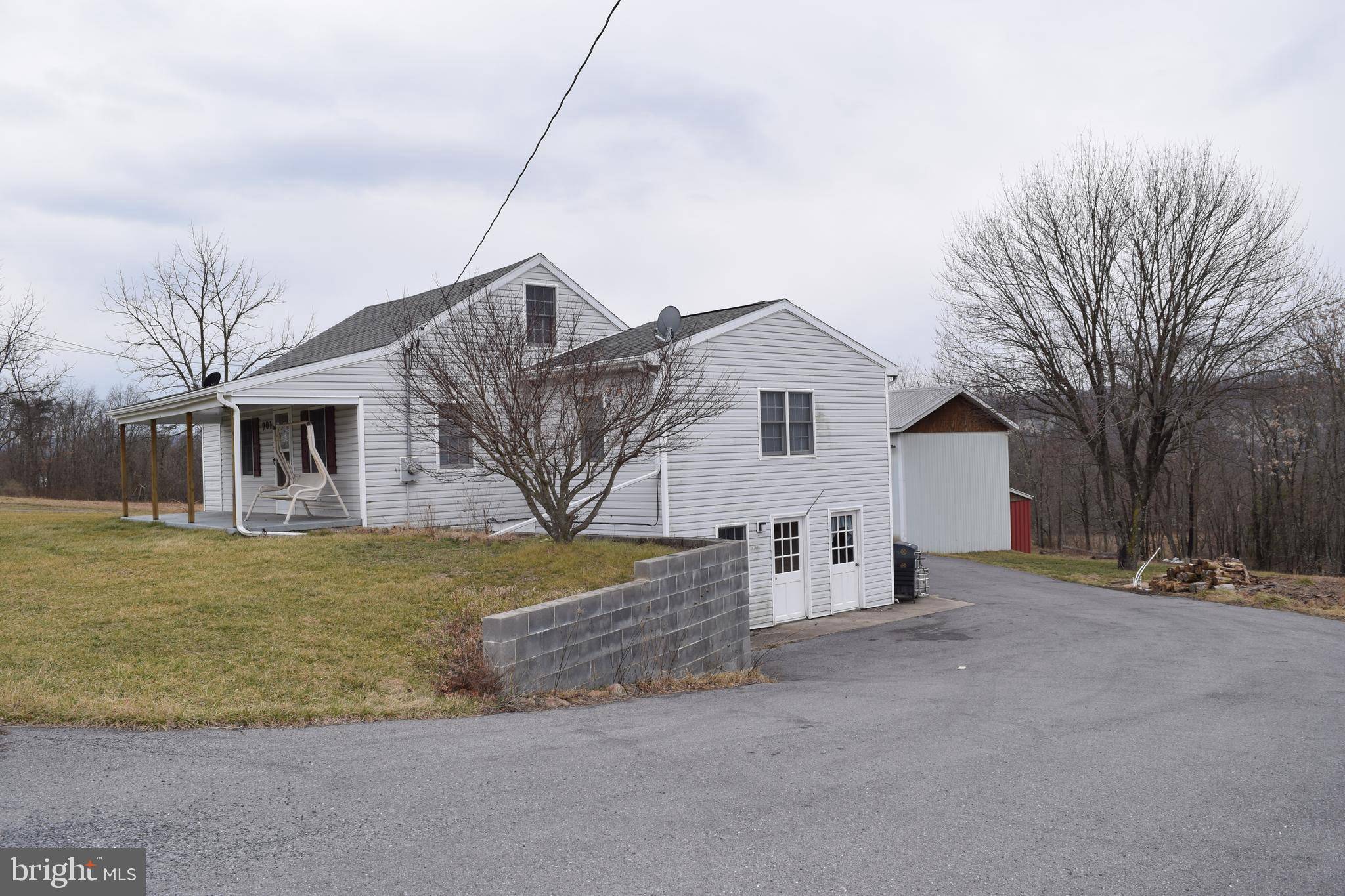 Berkeley Springs, WV 25411,901 FAIRVIEW DR