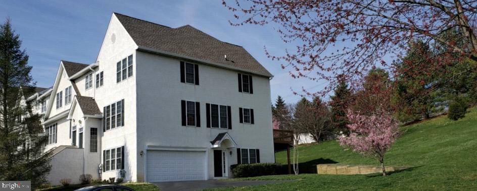 Newtown Square, PA 19073,706 WHISPERING BROOKE DR