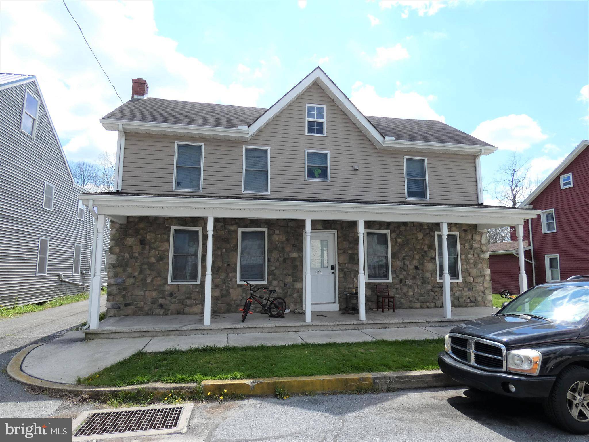 Bainbridge, PA 17502,121 RACE ST