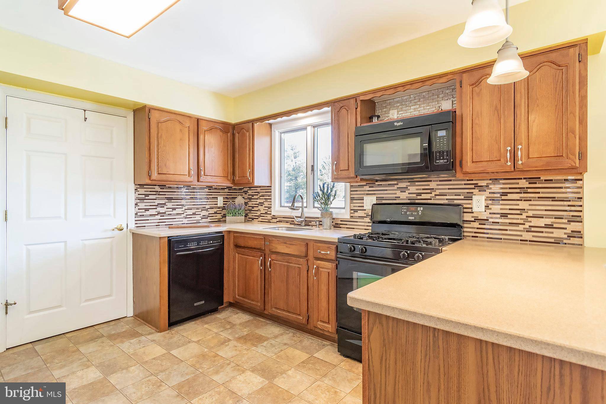 Cream Ridge, NJ 08514,14 STACEY DR