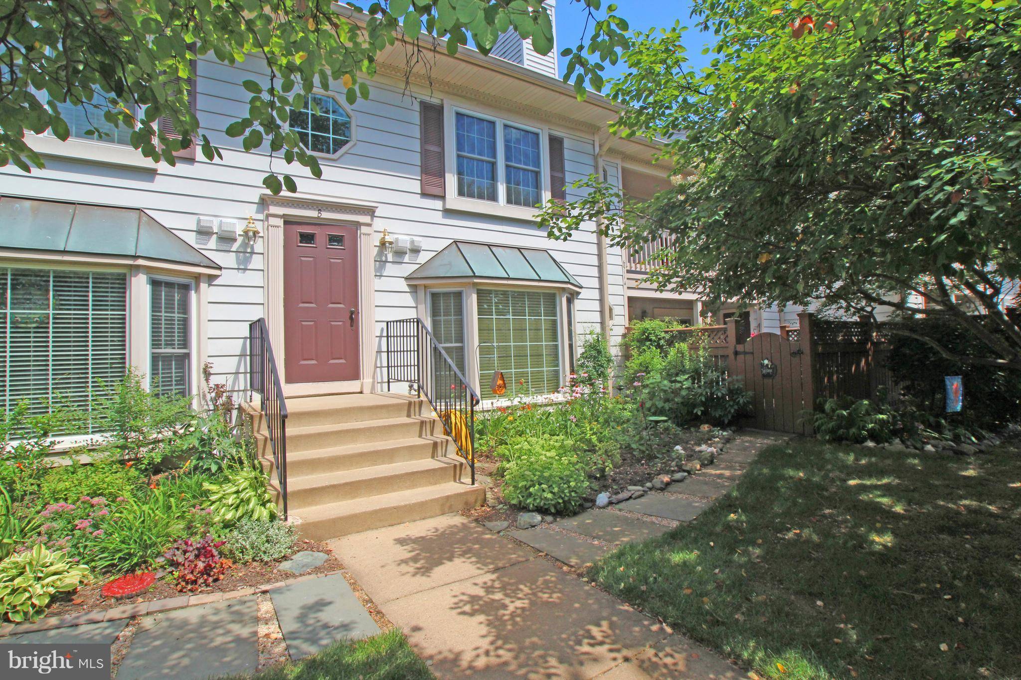 Alexandria, VA 22310,6911-B SANDRA MARIE CIR #B