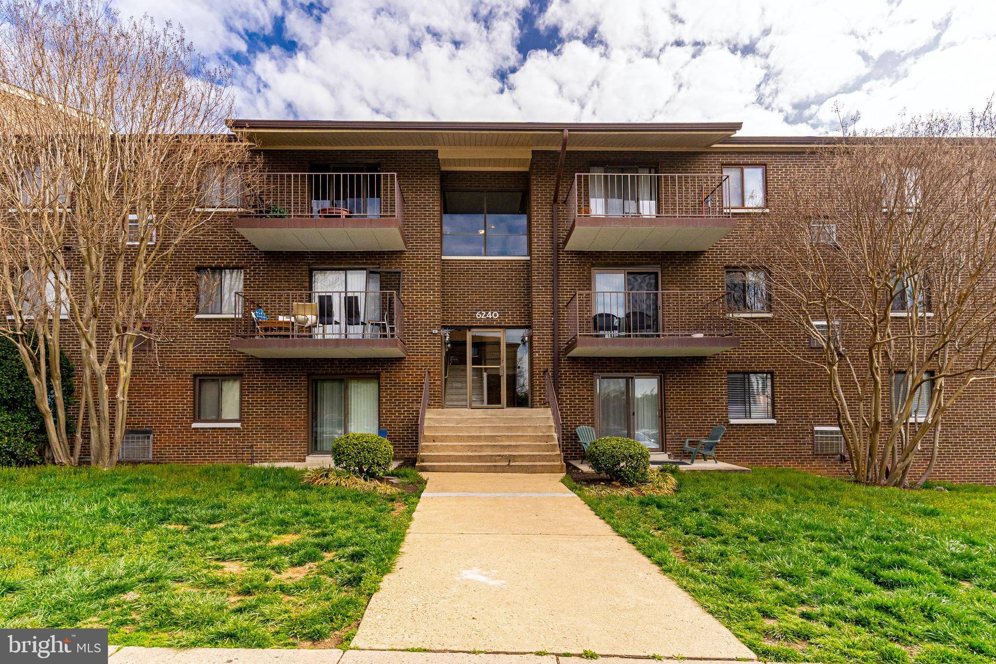 Alexandria, VA 22312,6240 EDSALL RD #202