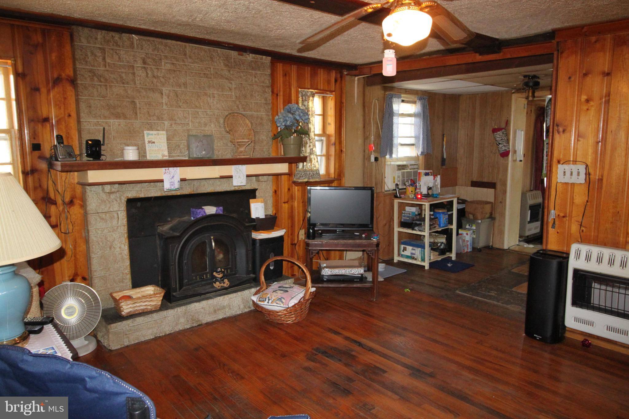 Bluemont, VA 20135,639 PINE GROVE RD