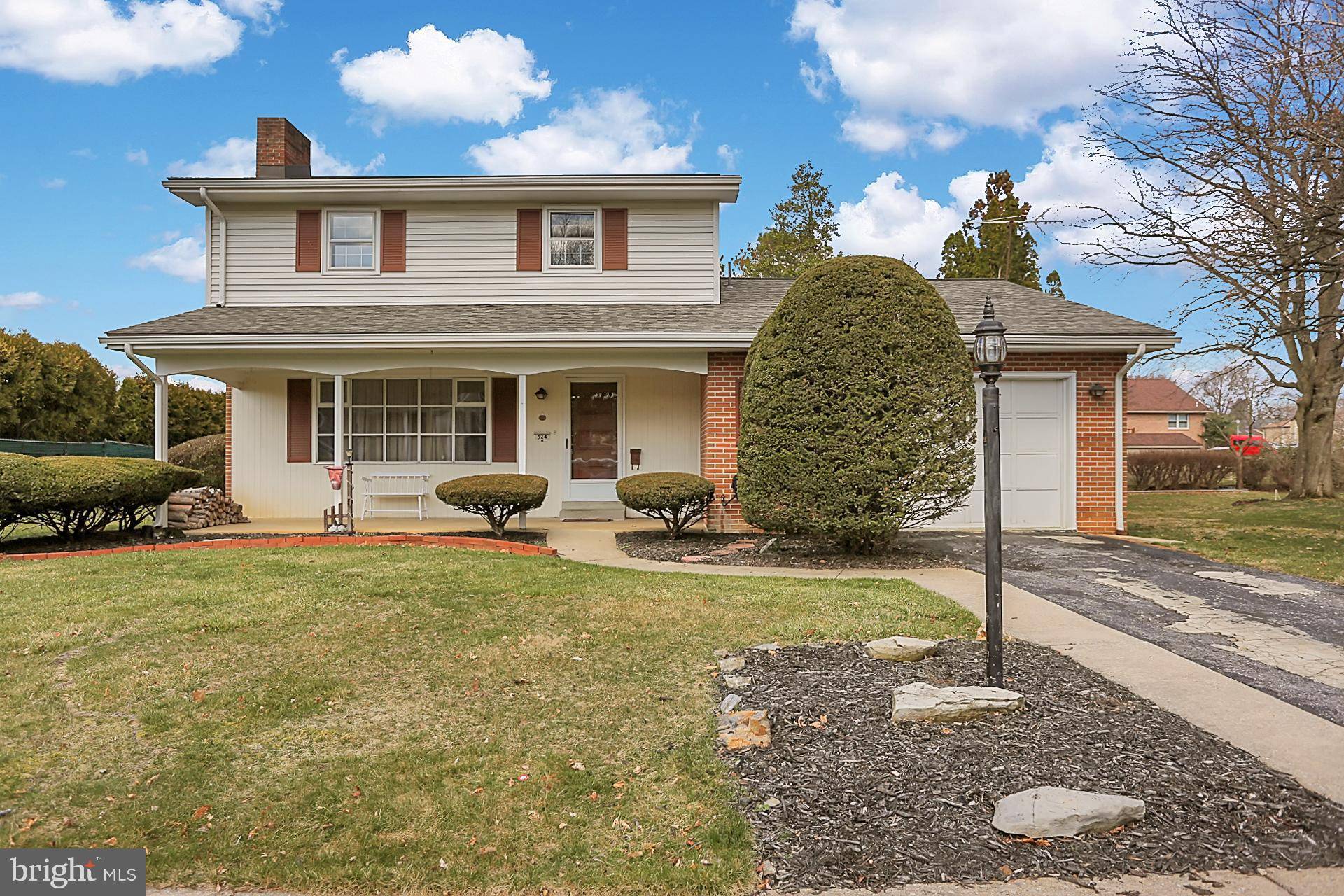 Wyomissing, PA 19610,324 WARWICK DR.