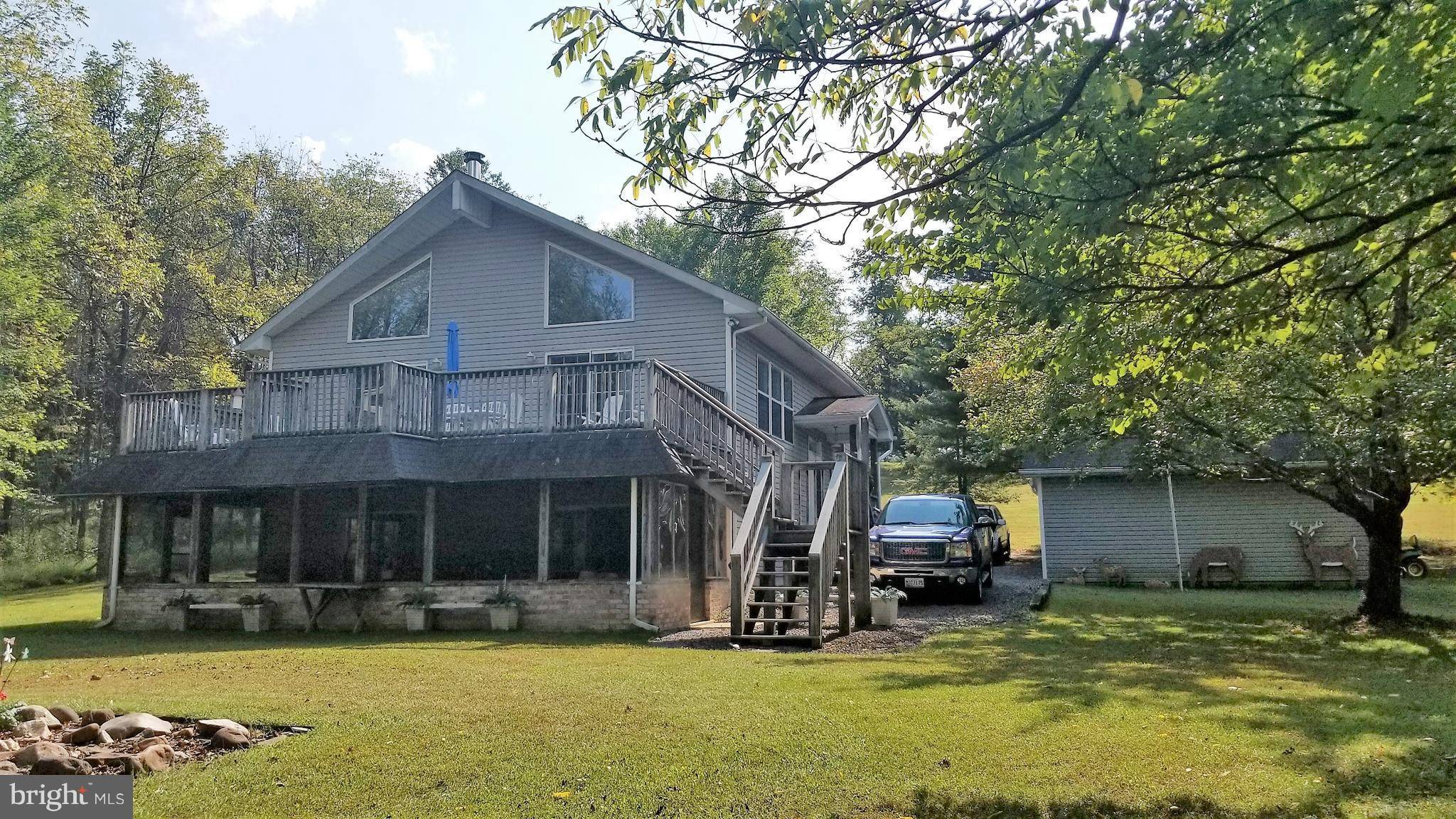 Great Cacapon, WV 25422,521 RUDOLPH LN