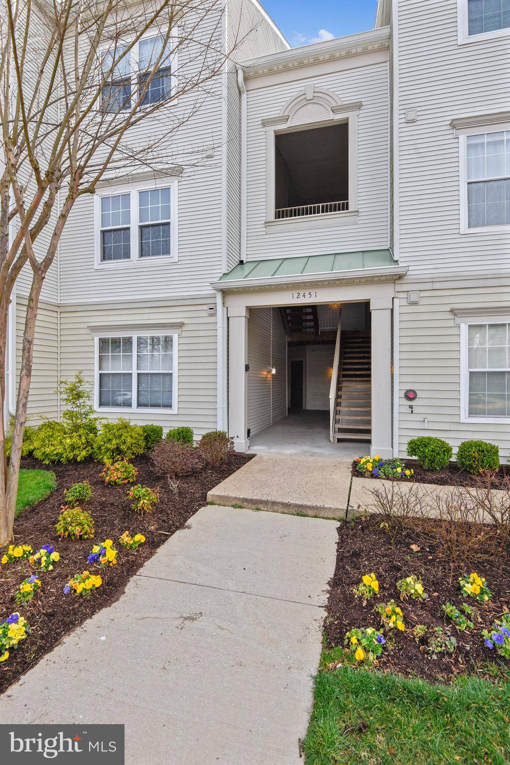 Fairfax, VA 22033,12451 HAYES CT #201