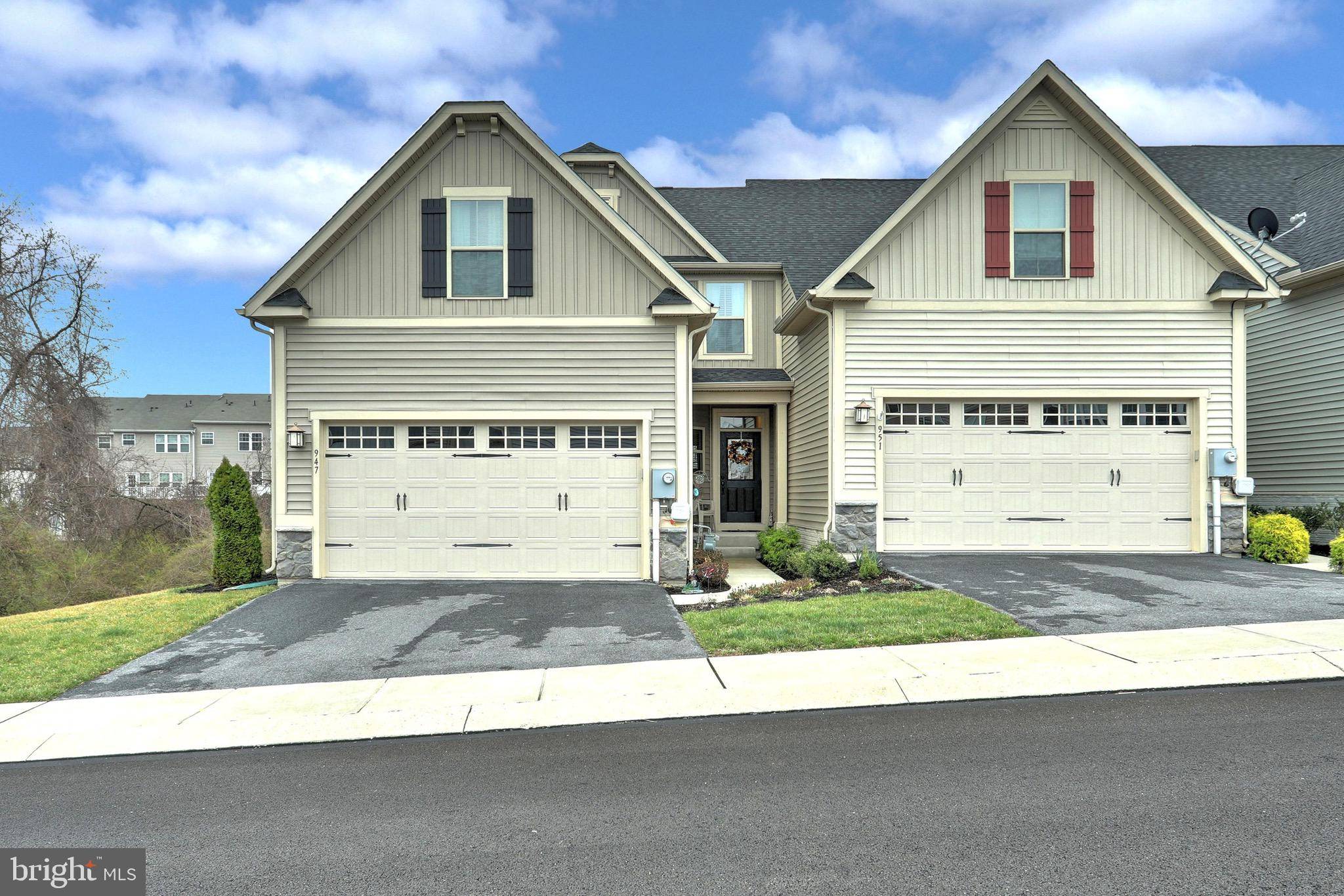 York, PA 17403,947 FIELDBROOK CIR