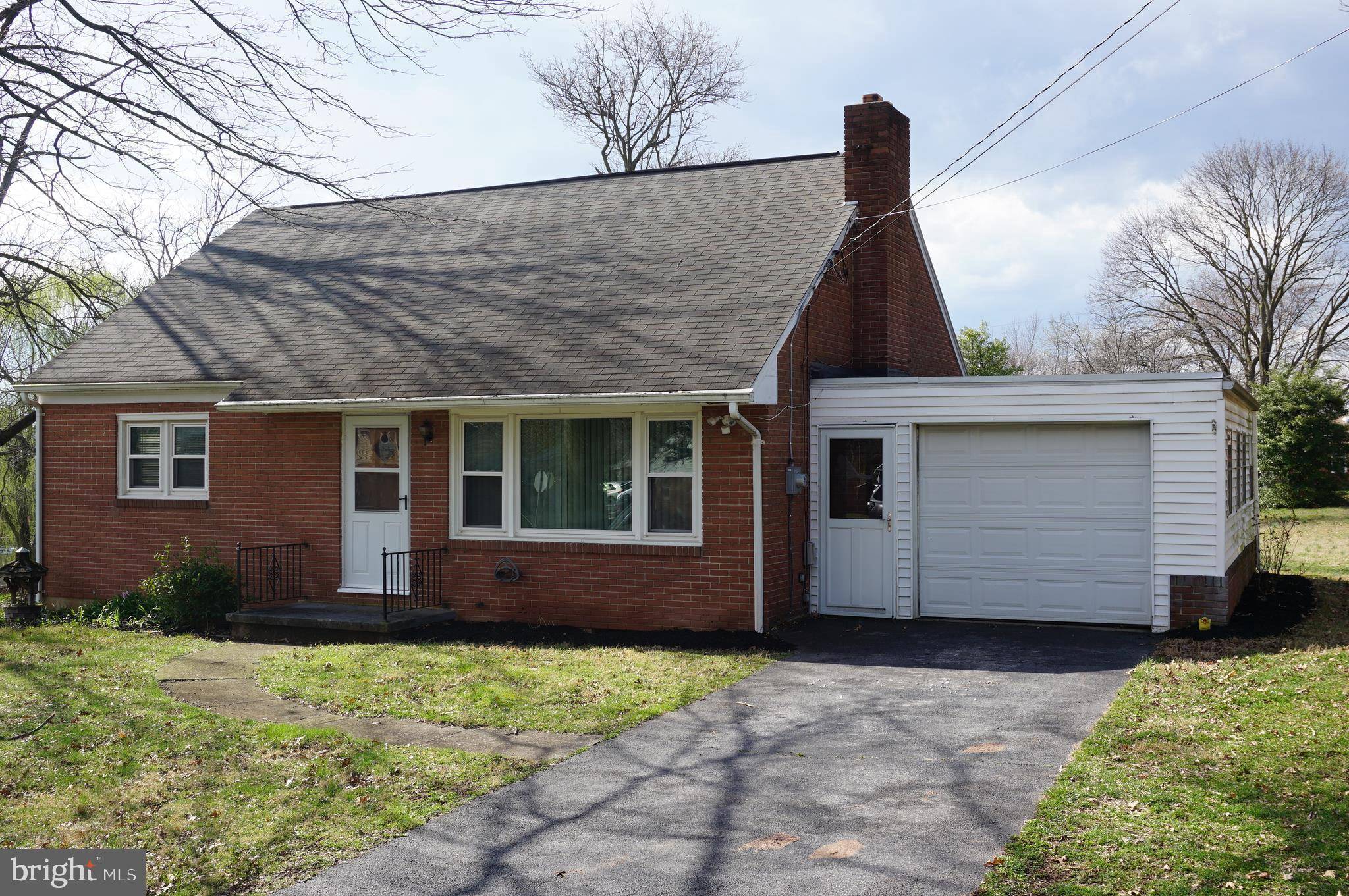 York, PA 17408,2295 LOCUST LN