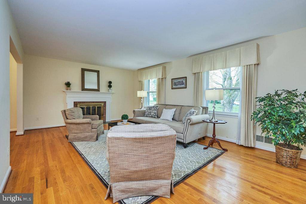 Mclean, VA 22102,1310 OBERON WAY