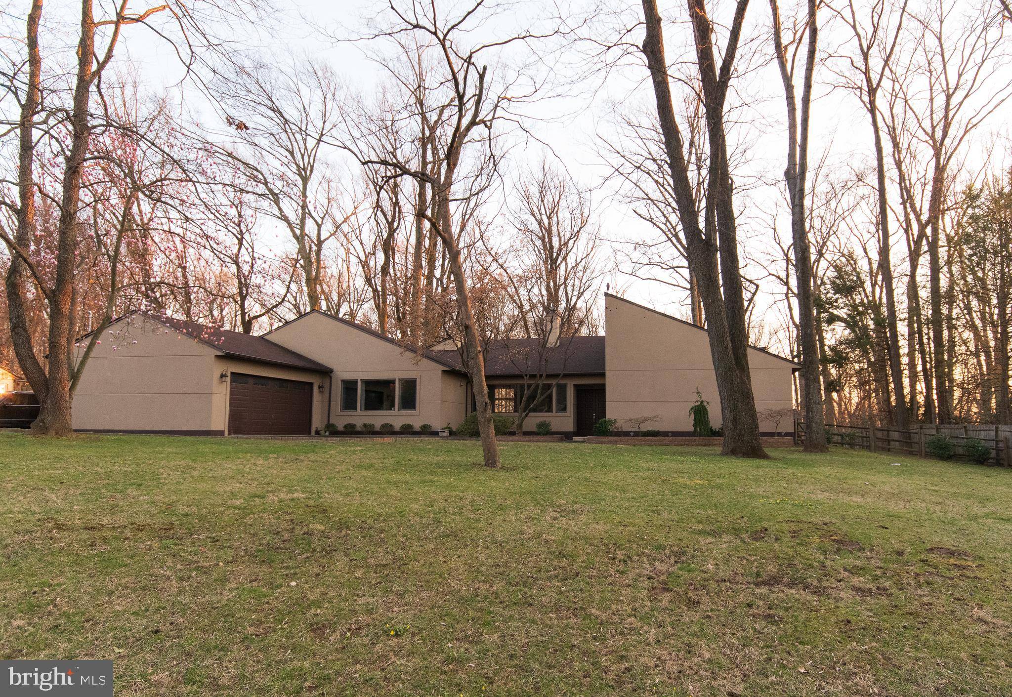 Huntingdon Valley, PA 19006,326 BRAE BOURN RD