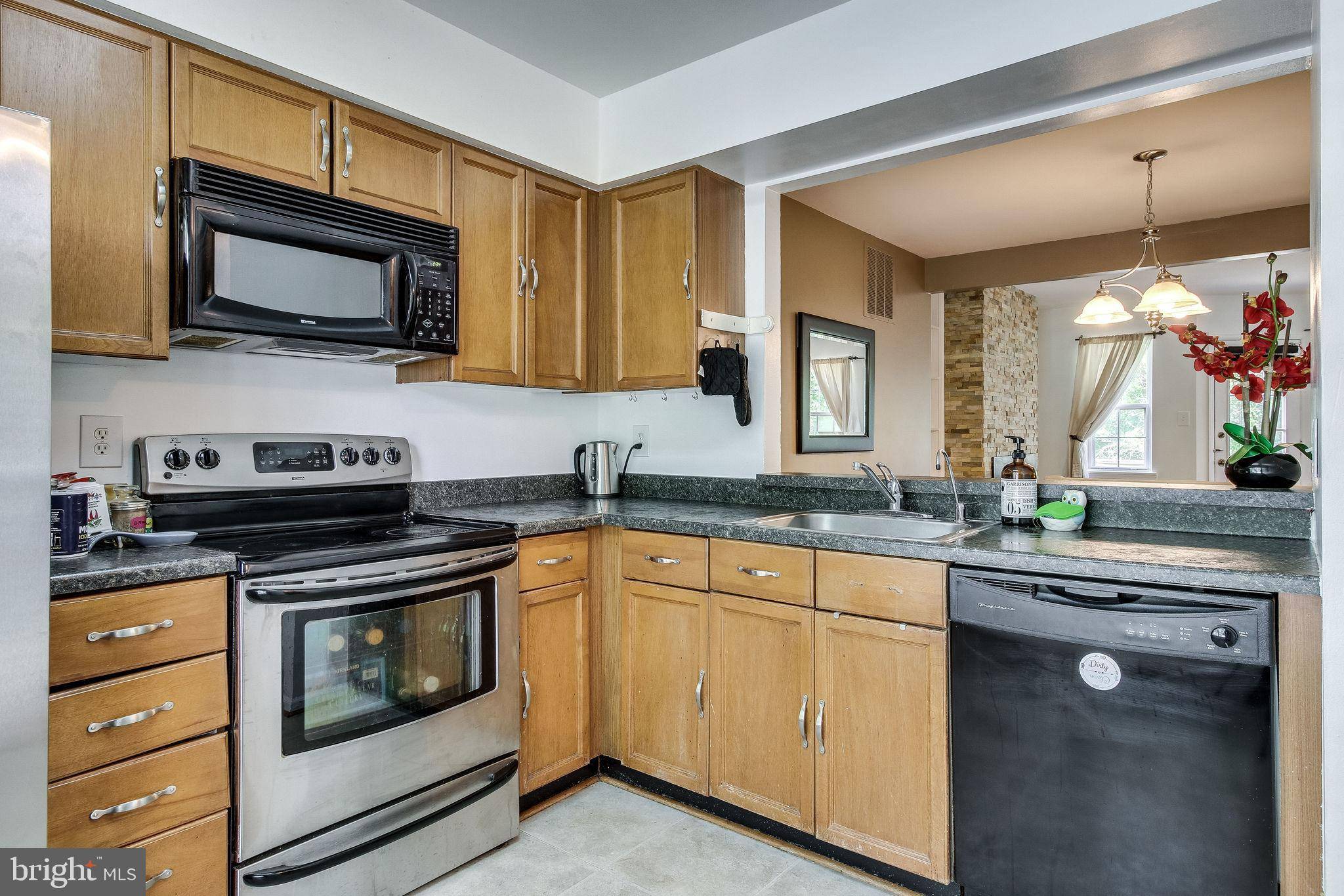 Alexandria, VA 22303,5730 EVERGREEN KNOLL CT