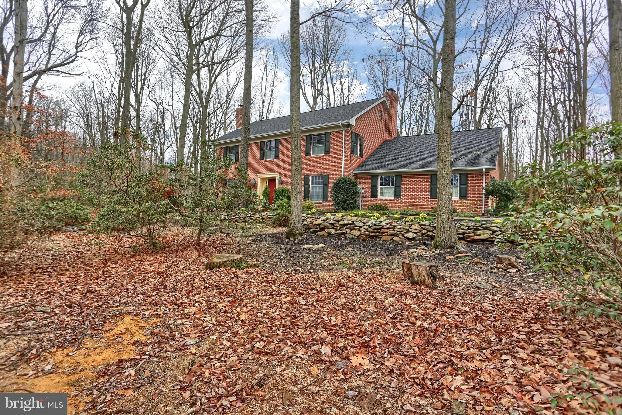 Hanover, PA 17331,811 LAUREL WOODS LN