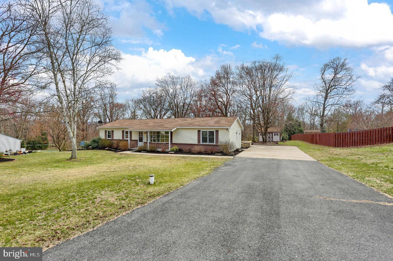 Duncannon, PA 17020,17 PINETREE DR