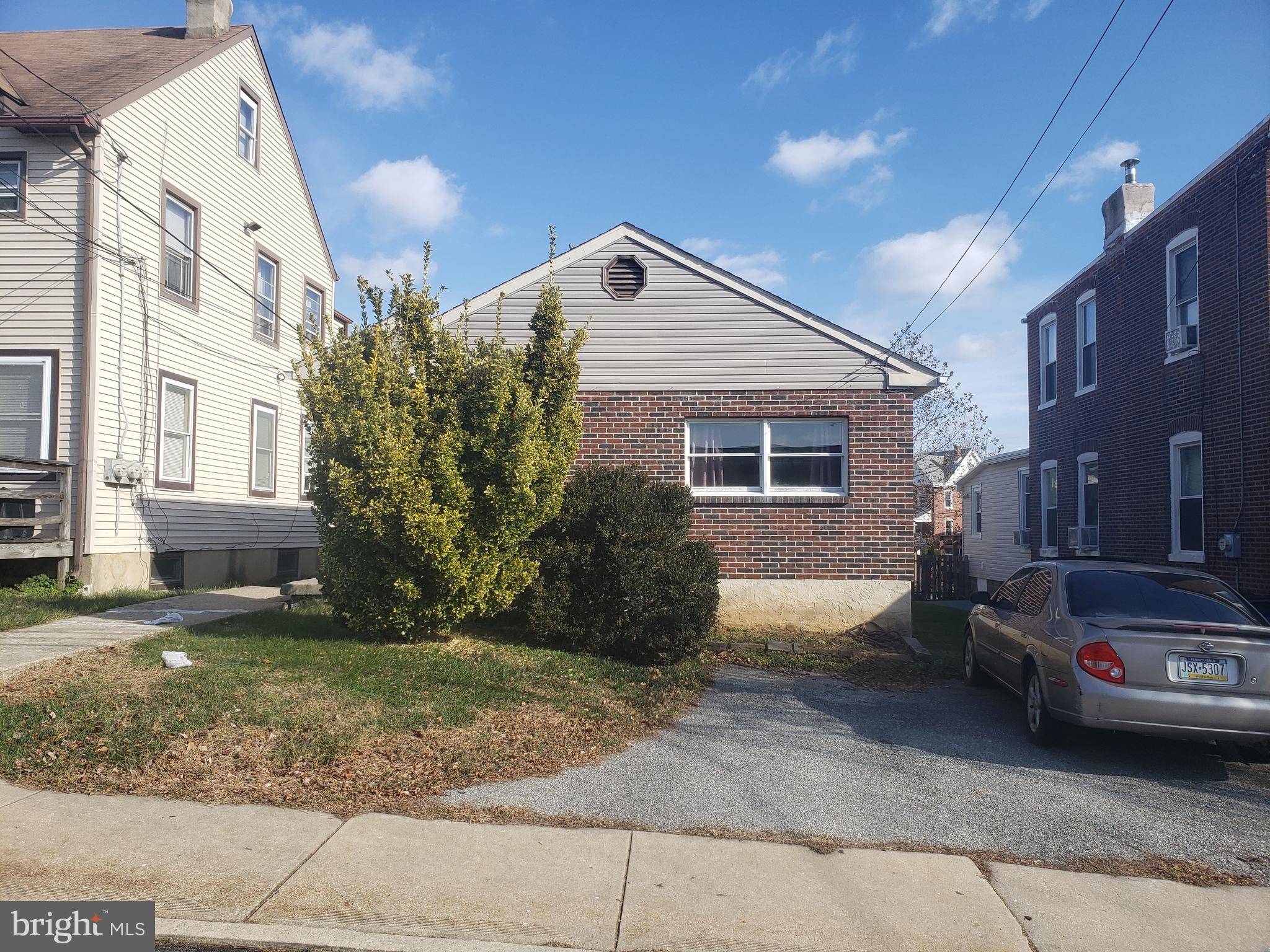 Clifton Heights, PA 19018,211 N SYCAMORE AVE