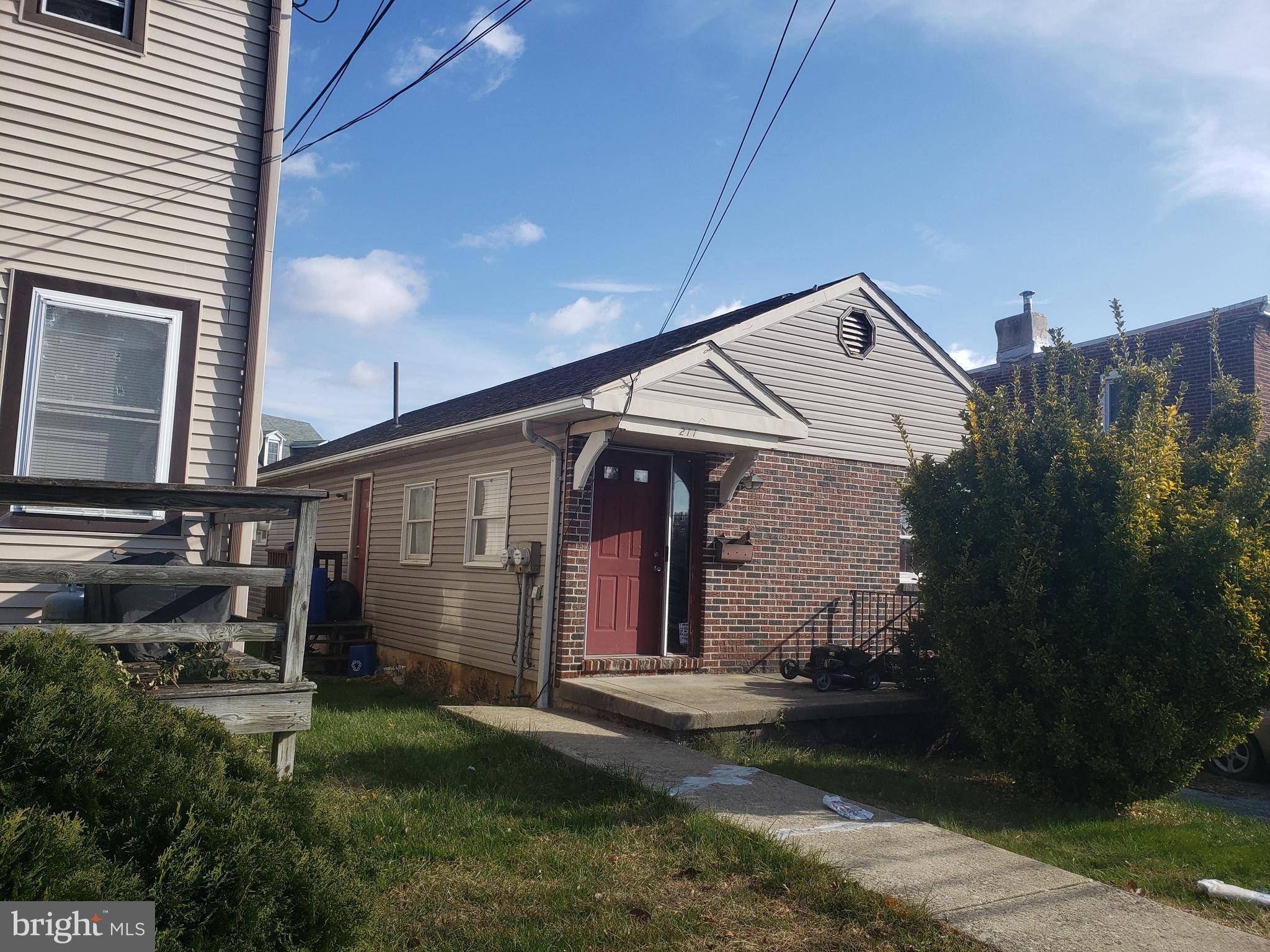 Clifton Heights, PA 19018,211 N SYCAMORE AVE